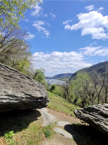 The trail to Jefferson Rock with panoramic river valley view
